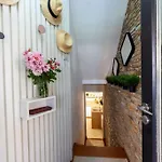 Maravillosa Vivienda Con Jardin Y Barbacoa.