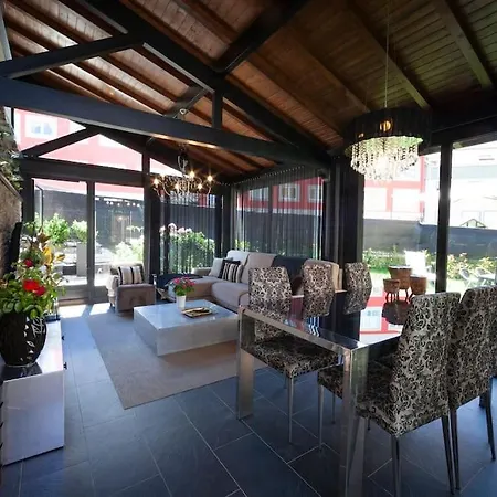 Maravillosa Vivienda Con Jardin Y Barbacoa.