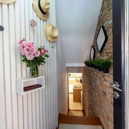 Maravillosa Vivienda Con Jardin Y Barbacoa.